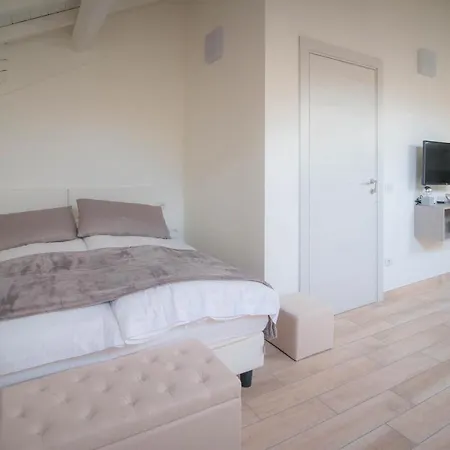 Holiday home Comonfive